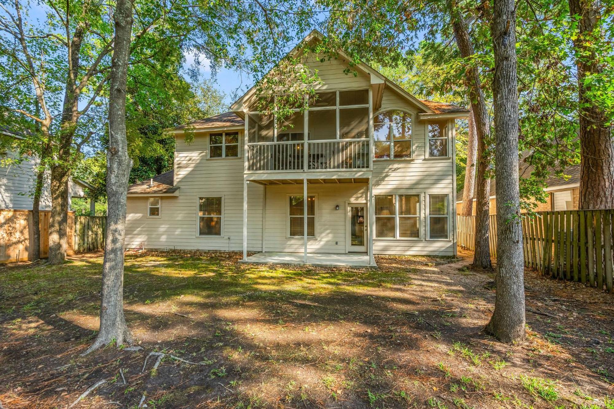 Cozy Home In The Woodlands Spring Εξωτερικό φωτογραφία