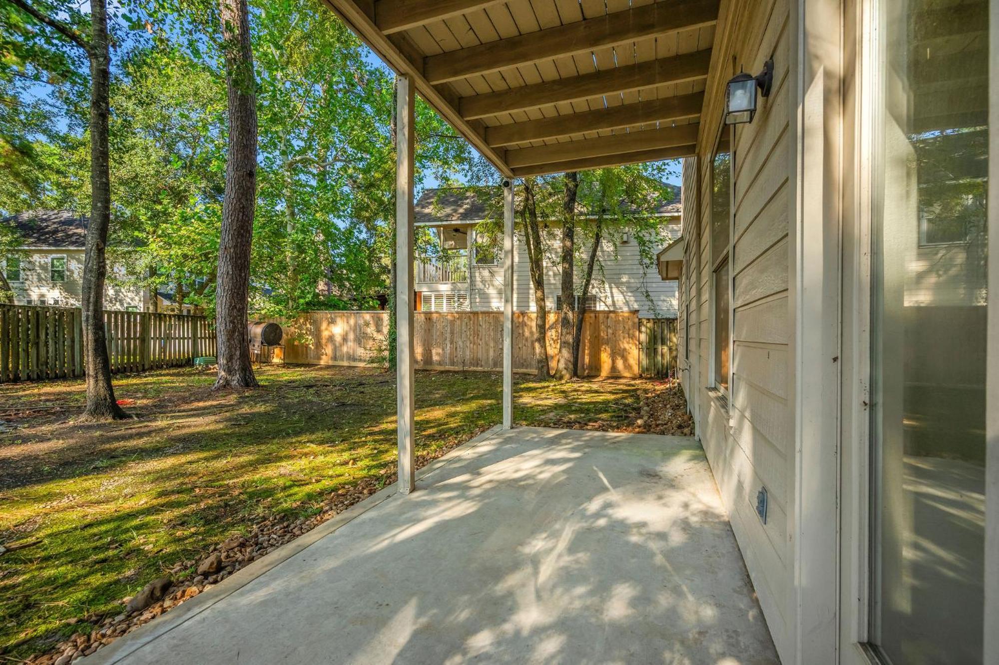 Cozy Home In The Woodlands Spring Εξωτερικό φωτογραφία